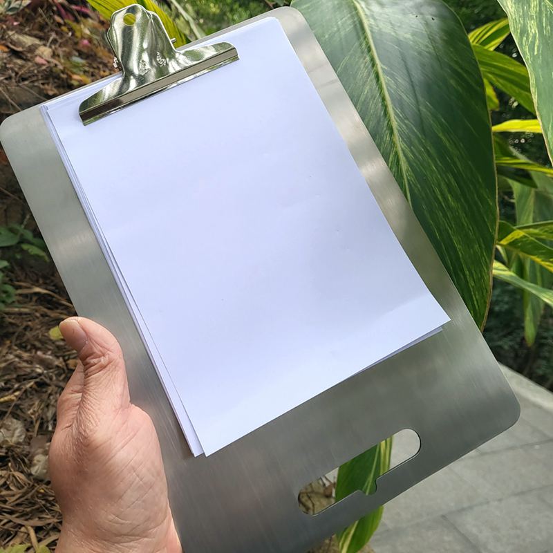Tagliere in lega di titanio sp - Camp Cutting Board recensione e prezzo