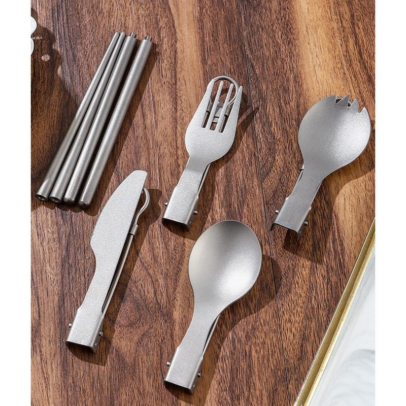 Set di Posate Pieghevoli in Ti - Camping Cooking And Cutlery Set recensione e prezzo
