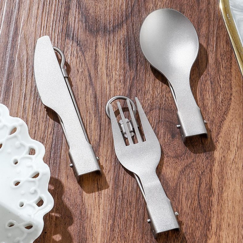 Set di Posate Pieghevoli in Ti - Camping Cooking And Cutlery Set recensione e prezzo